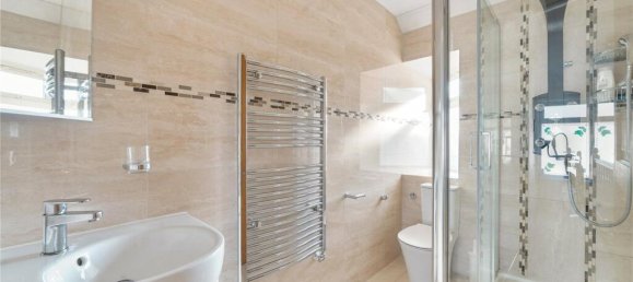 4 bedrooms House in Wembley, United Kingdom No. 12174 24