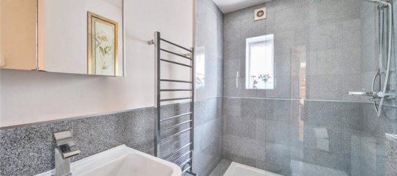 4 bedrooms House in Wembley, United Kingdom No. 12174 13