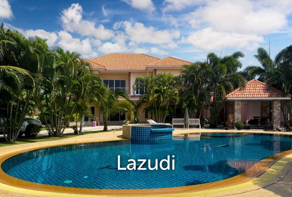 8 bedrooms Villa in Hua Hin, Thailand No. 17984