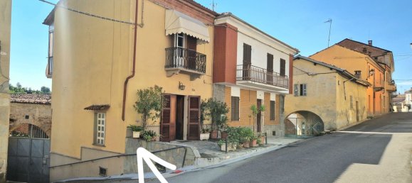 4 rooms House in Viarigi, Italy No. 292347 2