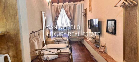 5 rooms Apartment in Florence, Italy No. 195553 4