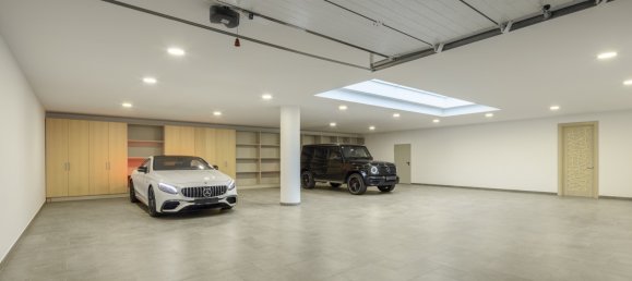 5 bedrooms Villa in Marbella, Spain No. 111168 25