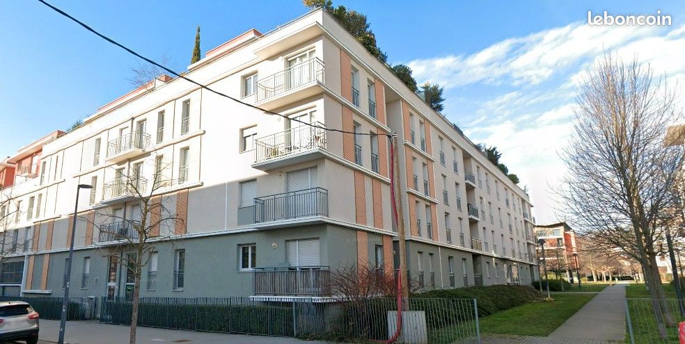 2 bedrooms Apartment in Saint-Etienne, France No. 198112