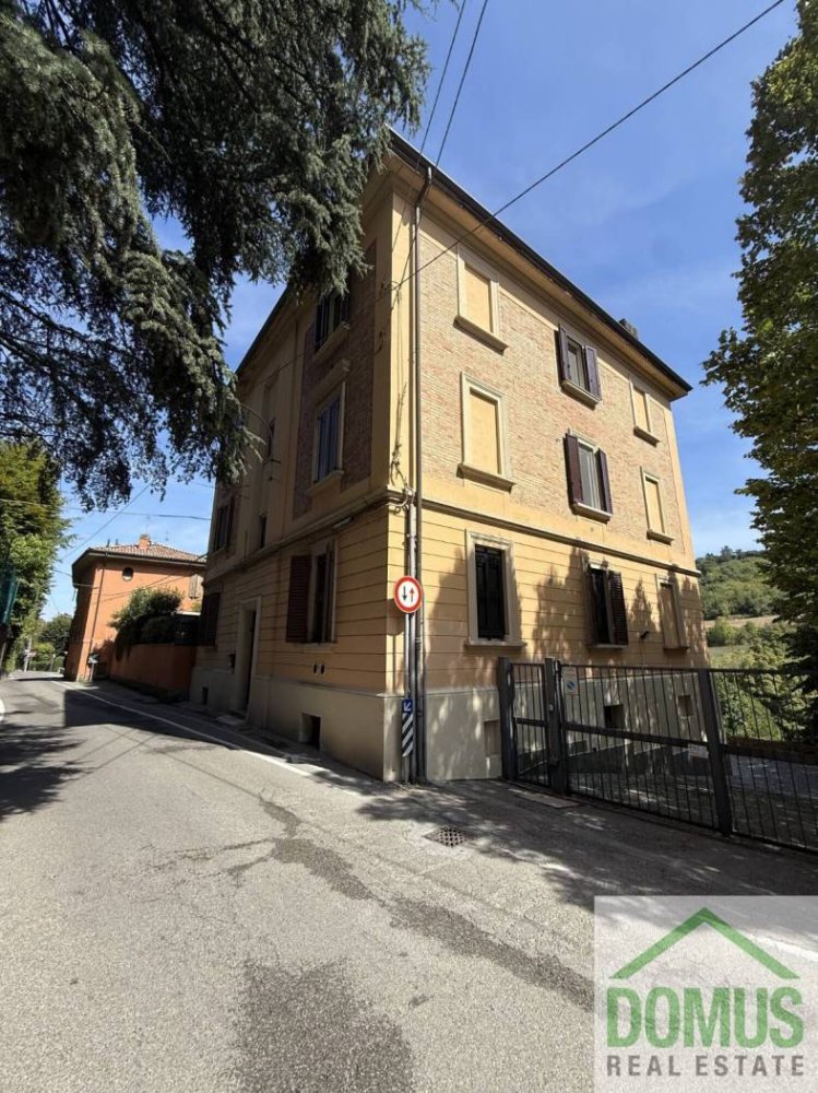 2 bedrooms Apartment in Bologna, Italy No. 385738