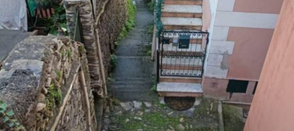 3 bedrooms Apartment in Genoa, Italy No. 60984 2