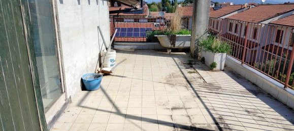 1 Schlafzimmer Penthouse in Mezzago, Italy, Nr. 361215 2