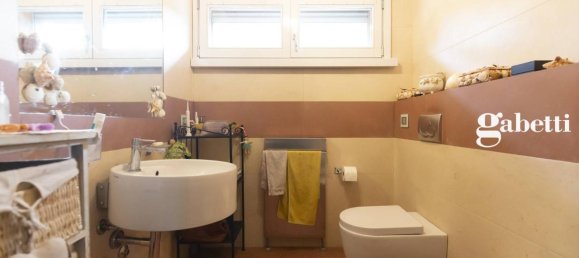 Вилла с 4 комнатами в Мерате, Италия № 41637 32