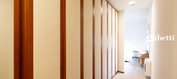 Вилла с 4 комнатами в Мерате, Италия № 41637 39