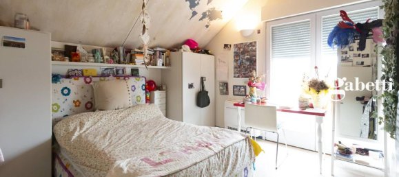 Вилла с 4 комнатами в Мерате, Италия № 41637 45