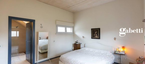 Вилла с 4 комнатами в Мерате, Италия № 41637 36