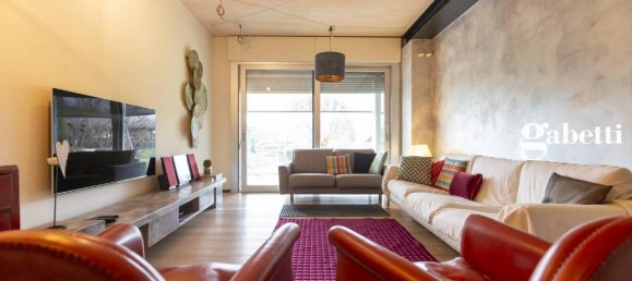 Вилла с 4 комнатами в Мерате, Италия № 41637 18