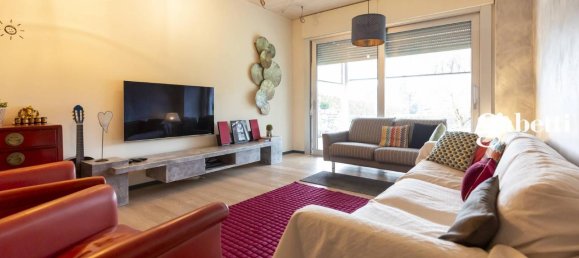 Вилла с 4 комнатами в Мерате, Италия № 41637 71