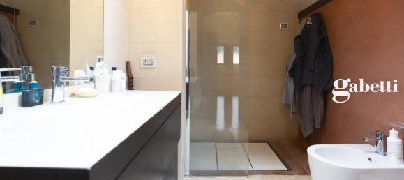 Вилла с 4 комнатами в Мерате, Италия № 41637 40