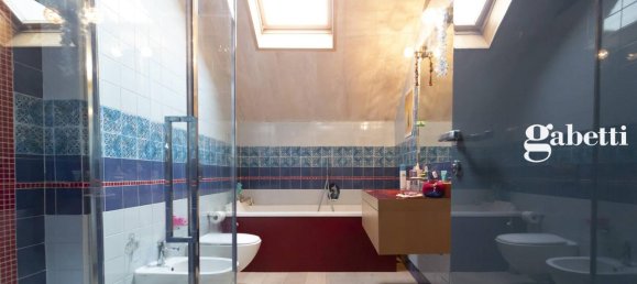 Вилла с 4 комнатами в Мерате, Италия № 41637 42