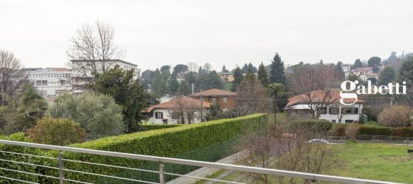 Вилла с 4 комнатами в Мерате, Италия № 41637 50