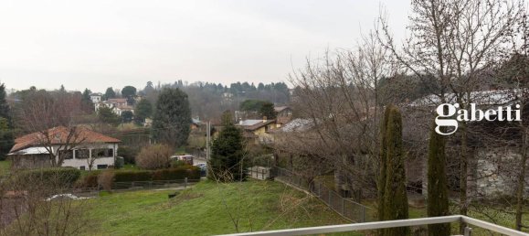 Вилла с 4 комнатами в Мерате, Италия № 41637 48