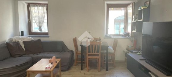 Apartamento de 2 dormitorios en Cardano al Campo, Italy No. 329609 4
