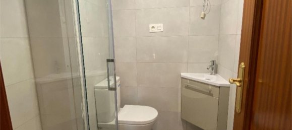 Dúplex de 3 dormitorios en León, Spain No. 163510 6