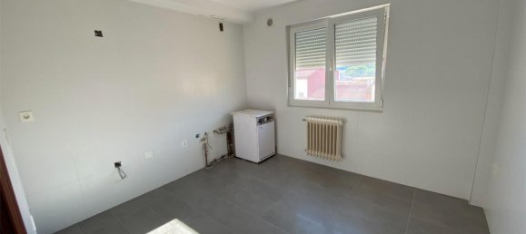 Dúplex de 3 dormitorios en León, Spain No. 163510 3