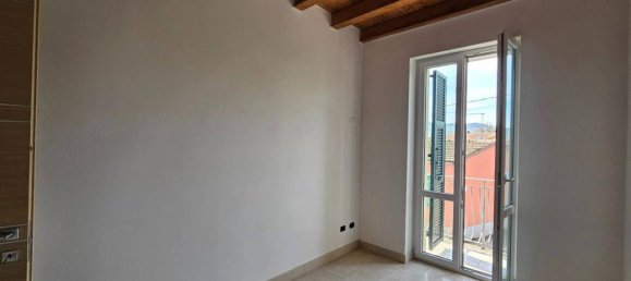 Apartamento de 4 habitaciónes en Sarzana, Italy No. 17237 24