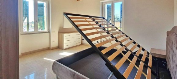 Apartamento de 4 habitaciónes en Sarzana, Italy No. 17237 14