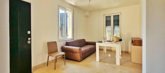 Apartamento de 4 habitaciónes en Sarzana, Italy No. 17237 10