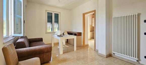 Apartamento de 4 habitaciónes en Sarzana, Italy No. 17237 9