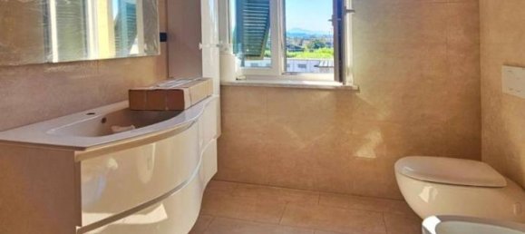 Apartamento de 4 habitaciónes en Sarzana, Italy No. 17237 21