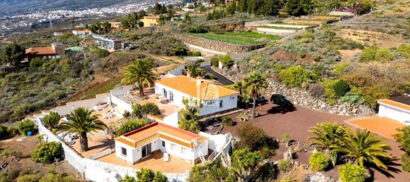 3 bedrooms House in Candelaria, Spain No. 184157 2