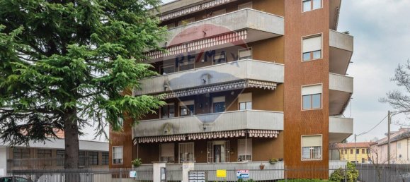 2 bedrooms Apartment in Gallarate, Italy No. 56747 2