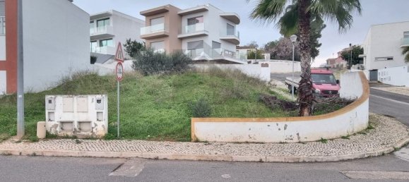 320m² Land in Lagoa, Portugal No. 66848 3