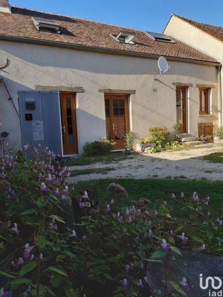 3 bedrooms House in Darvault, France No. 29006