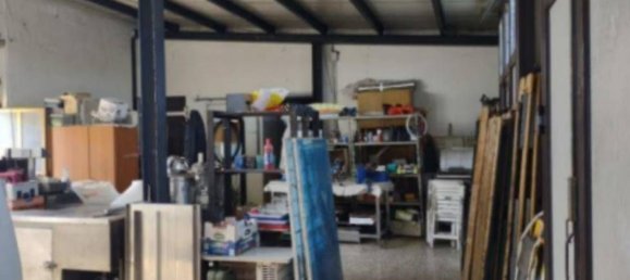 75m² Garage in Guardiagrele, Italy No. 257970 2