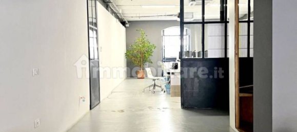 2 rooms Commercial property in Florence, Italy No. 51504 5