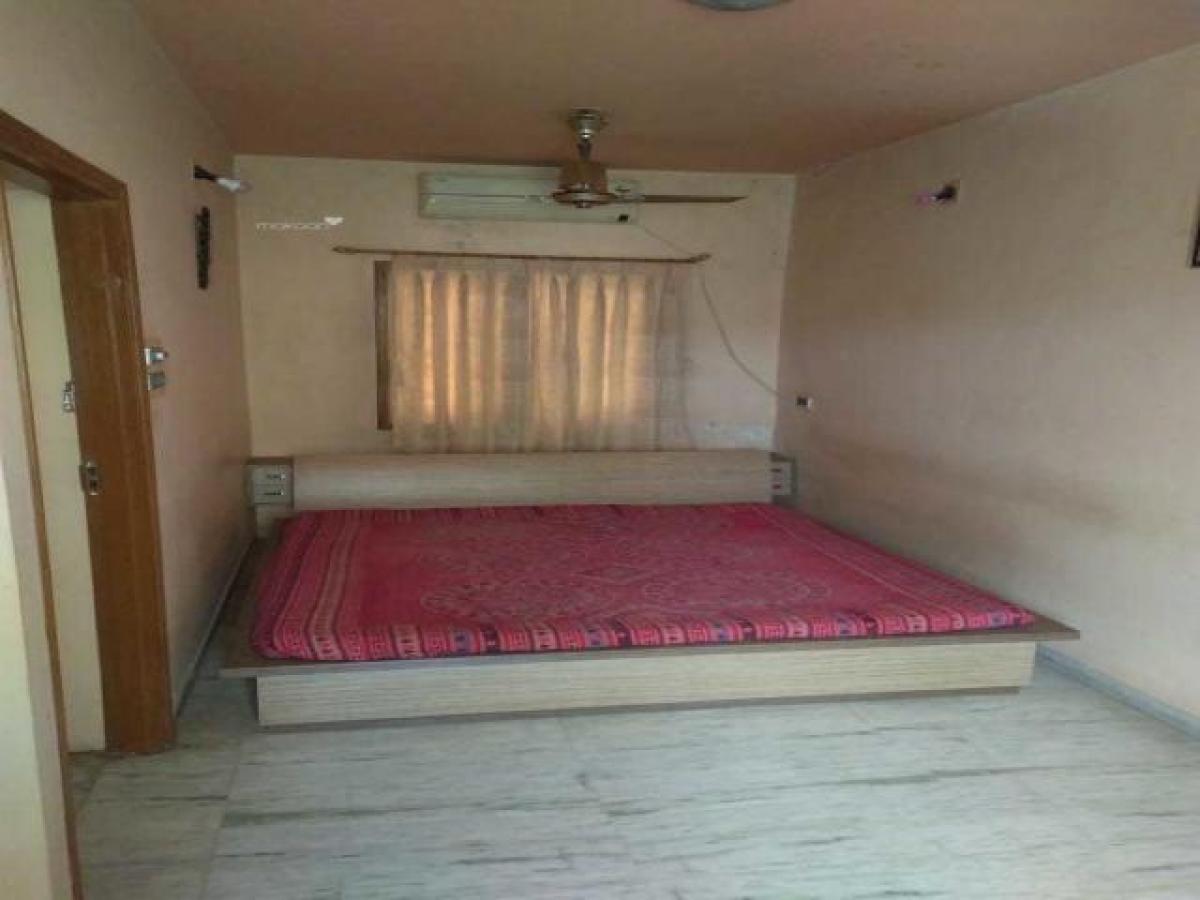 5 bedrooms House in Vadodara, India No. 4795