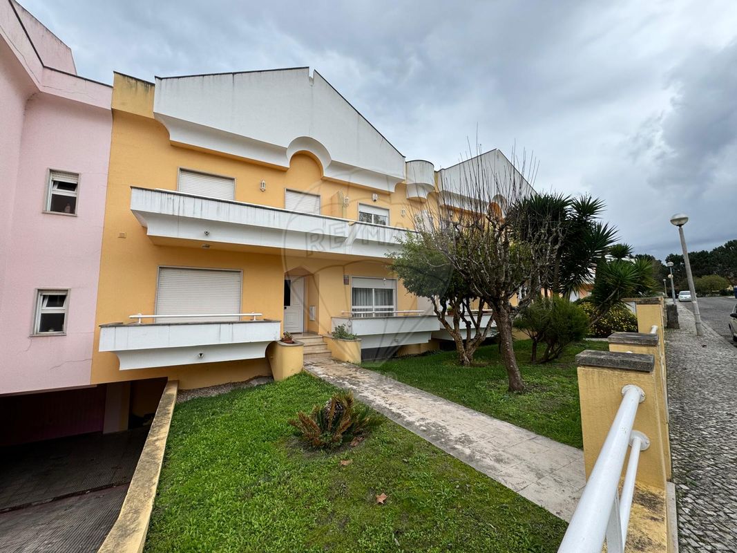 Дом с 3 спальнями в Калдаш да Раинья, Португалия № 20126