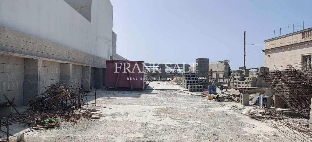 1450m² Warehouse in Zebbug, Malta No. 13628
