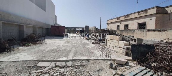 1450m² Warehouse in Zebbug, Malta No. 13628 10