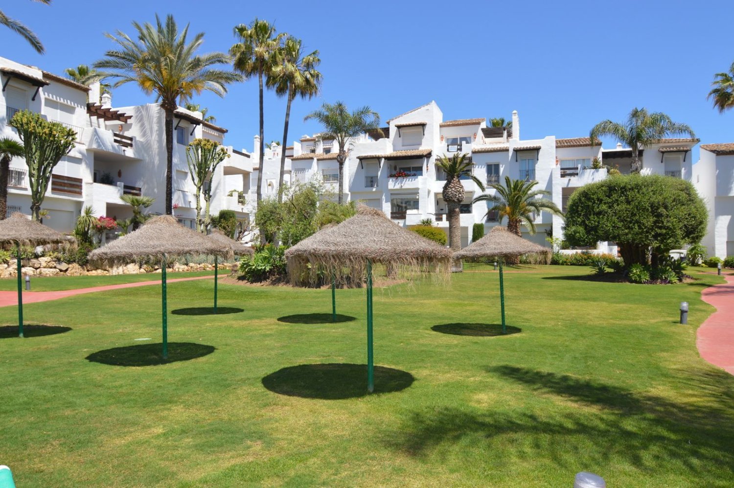 Ático de 3 dormitorios en Estepona, Spain No. 147564