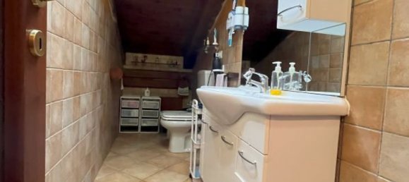 9 rooms House in Carmagnola, Italy No. 83977 46