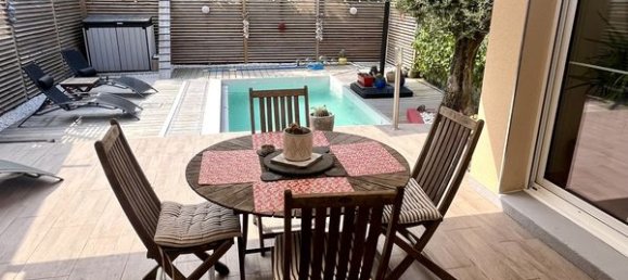 4 bedrooms House in Perigny, France No. 340757 2