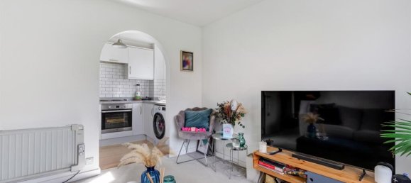 1 bedroom Apartment in London, United Kingdom No. 9636 2