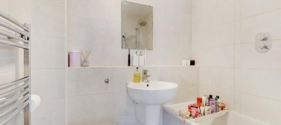 1 bedroom Apartment in London, United Kingdom No. 9636 4