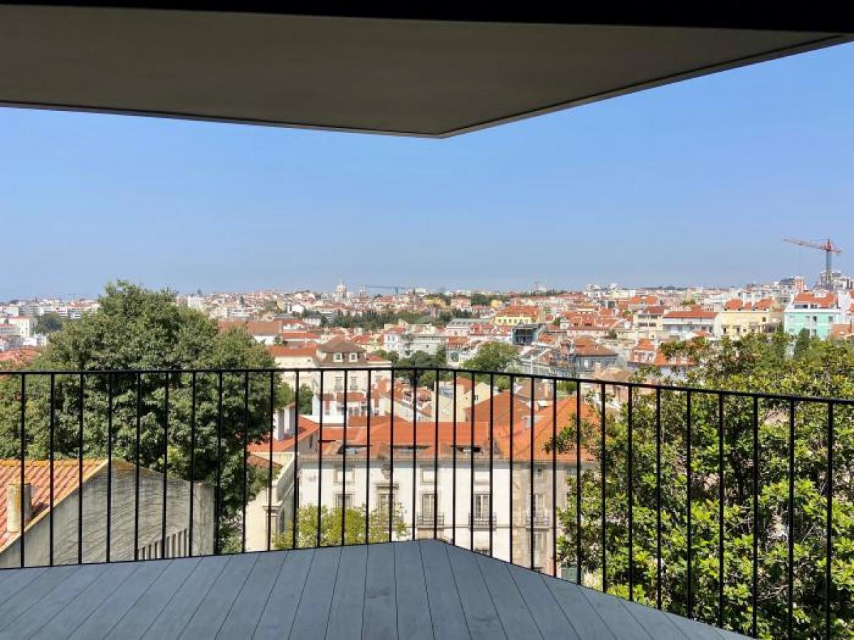 2 bedrooms Apartment in Lisbon, Portugal No. 5819