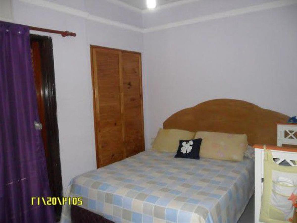 3 bedrooms House in Bermudez, Argentina No. 15679