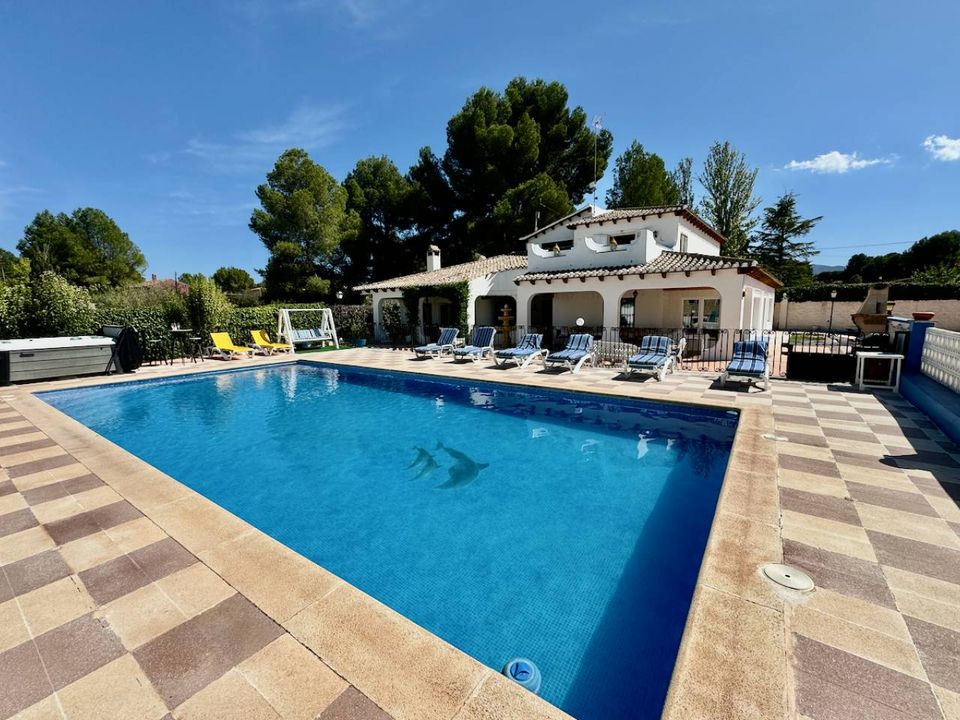 8 bedrooms House in Castalla, Spain No. 185222