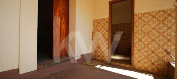 4 bedrooms House in Miranda do Corvo, Portugal No. 67275 3