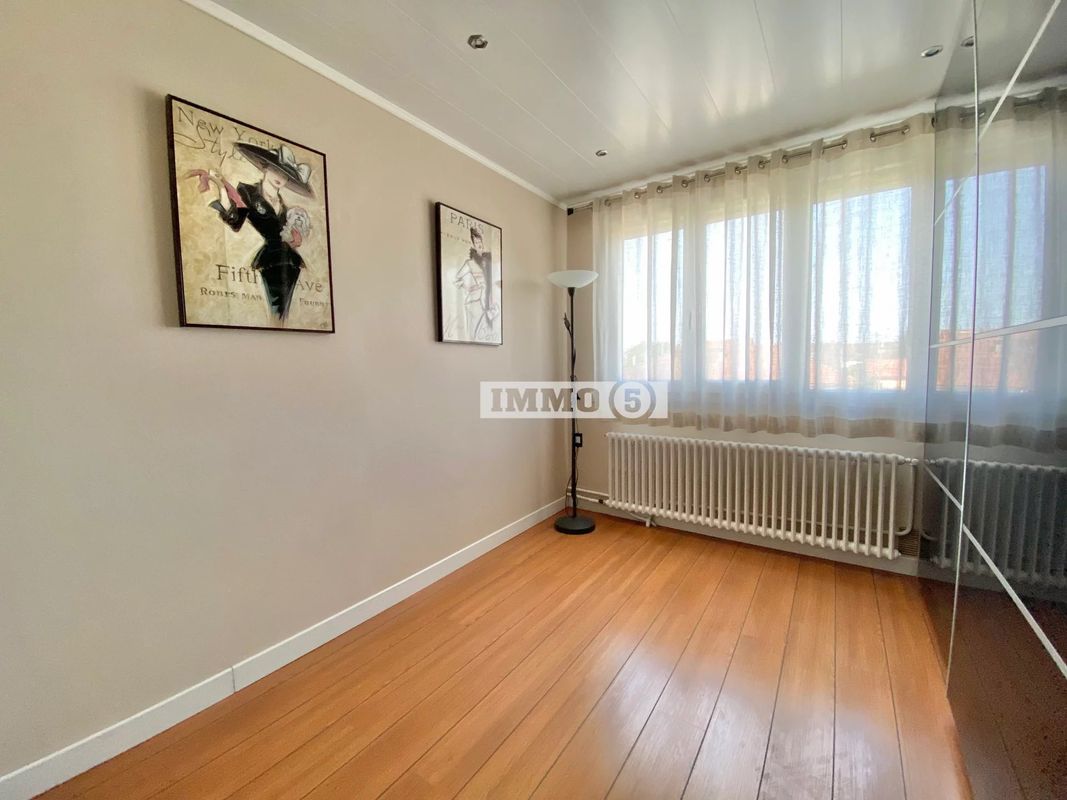 6 chambres Maison à Noisy-le-Grand, France No. 176768