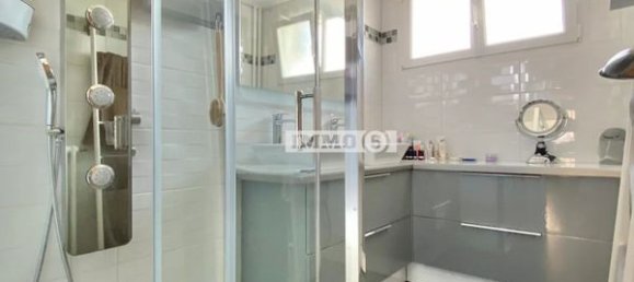 6 chambres Maison à Noisy-le-Grand, France No. 176768 11