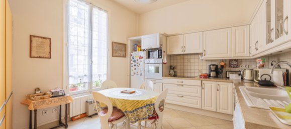 4 bedrooms Apartment in Paris, France No. 134843 10